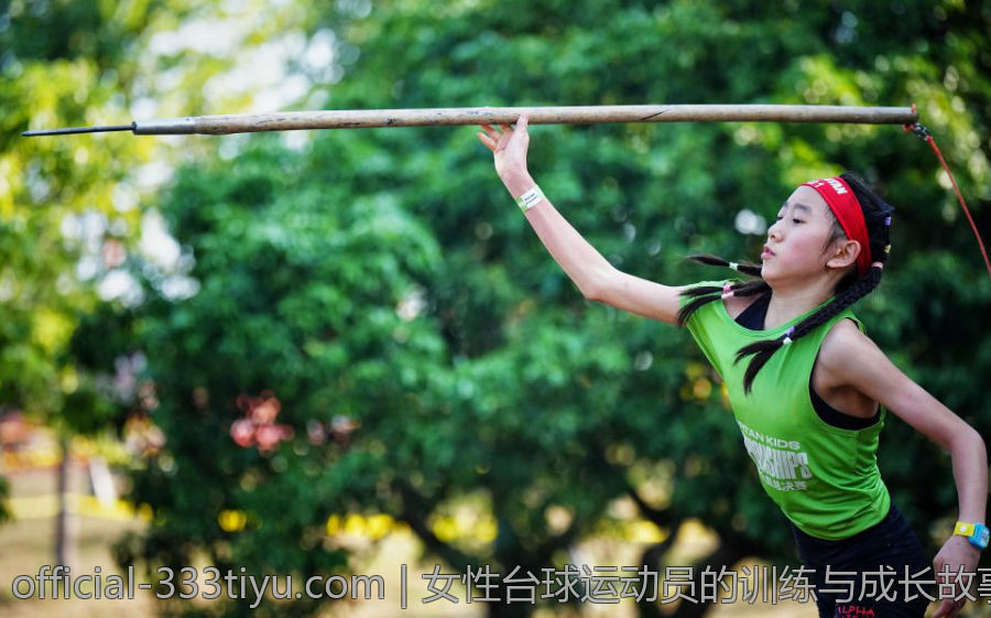 女性台球运动员的训练与成长故事
